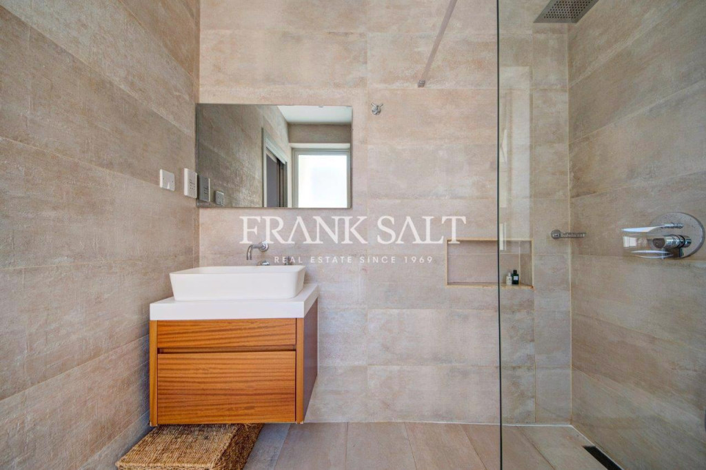 2 Bedroom Apartment in St Julian's, Malta - Image 17