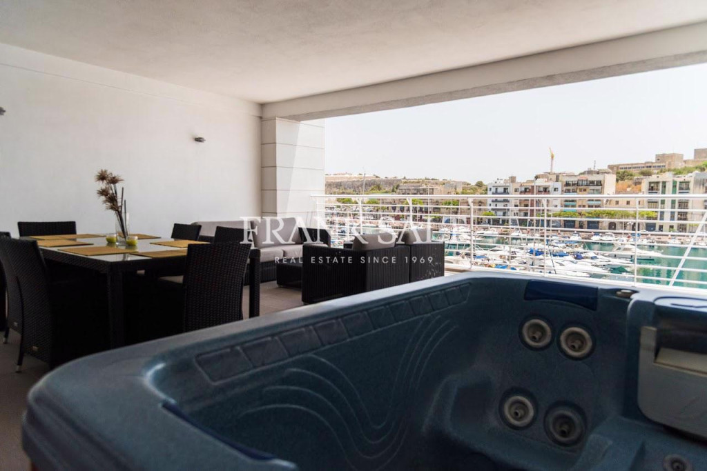 Ta' Xbiex, Apartment - Image 1