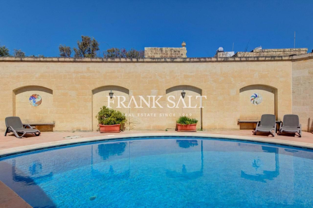 Gharb, Farmhouse