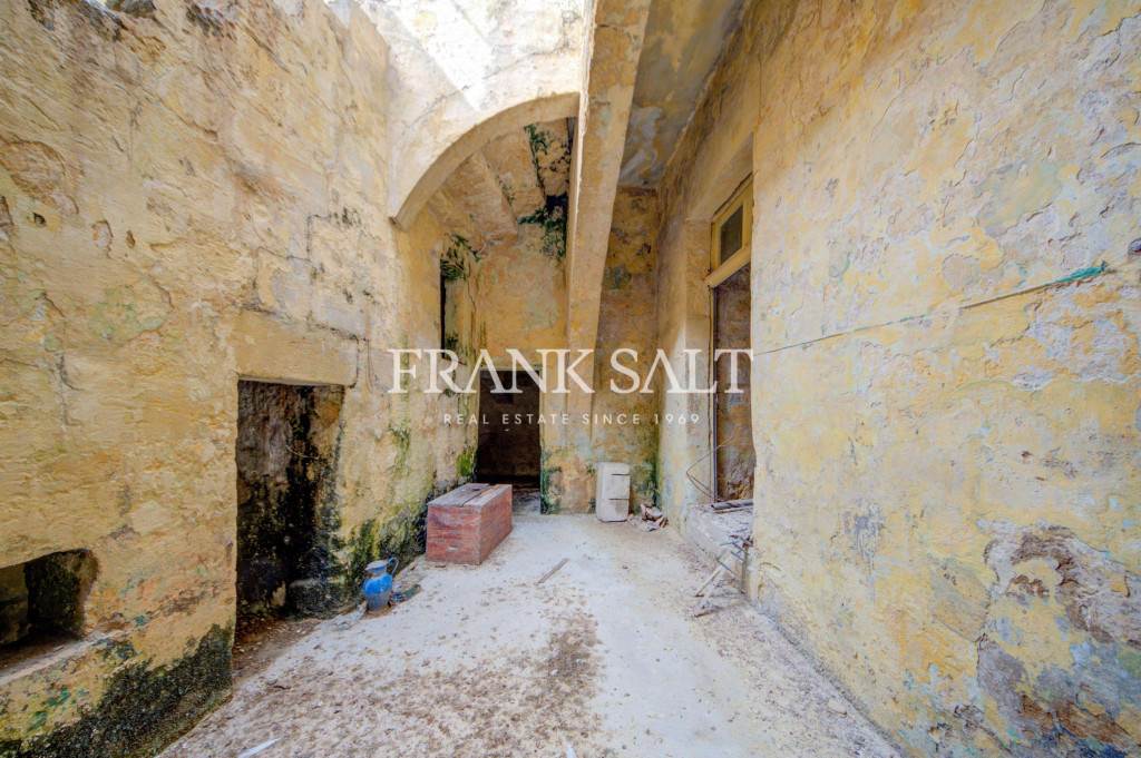Victoria, Farmhouse - Image 1