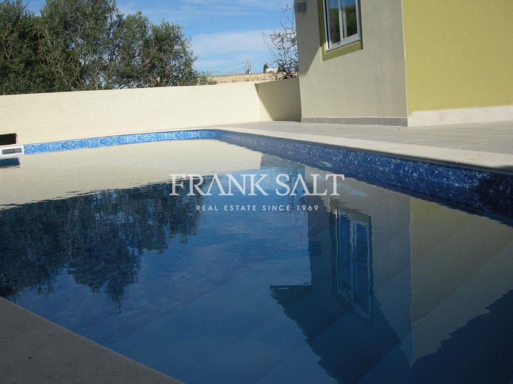 Proprjetà f' Naxxar