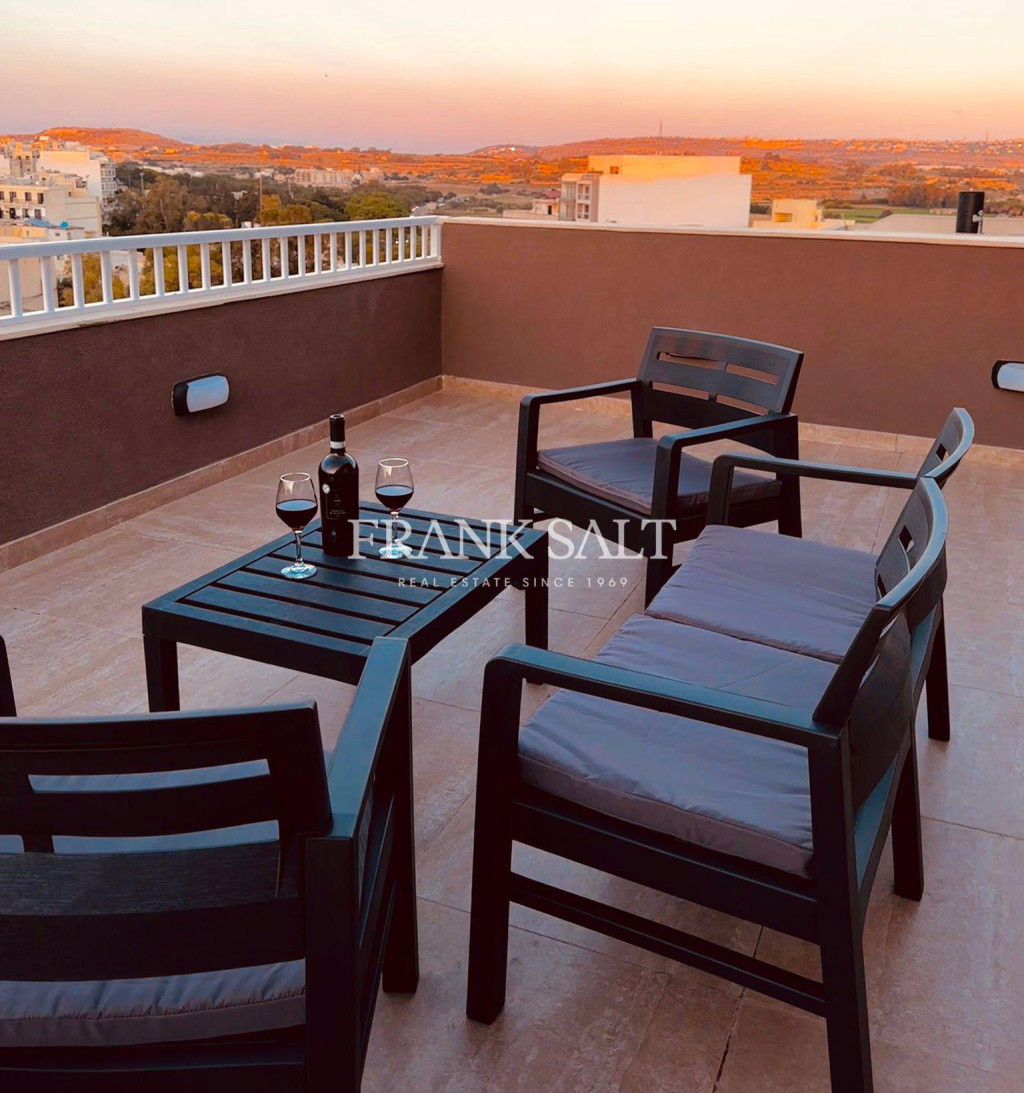 St Pauls Bay, Penthouse - Image 1