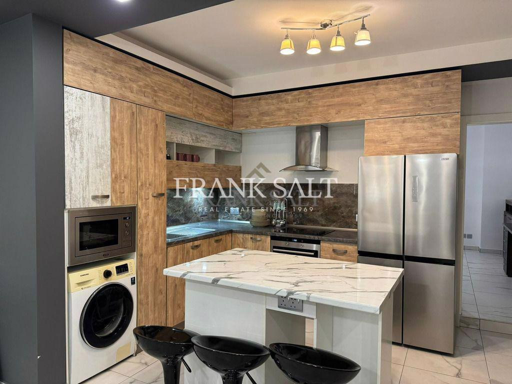 Gzira, Apartment - Image 1