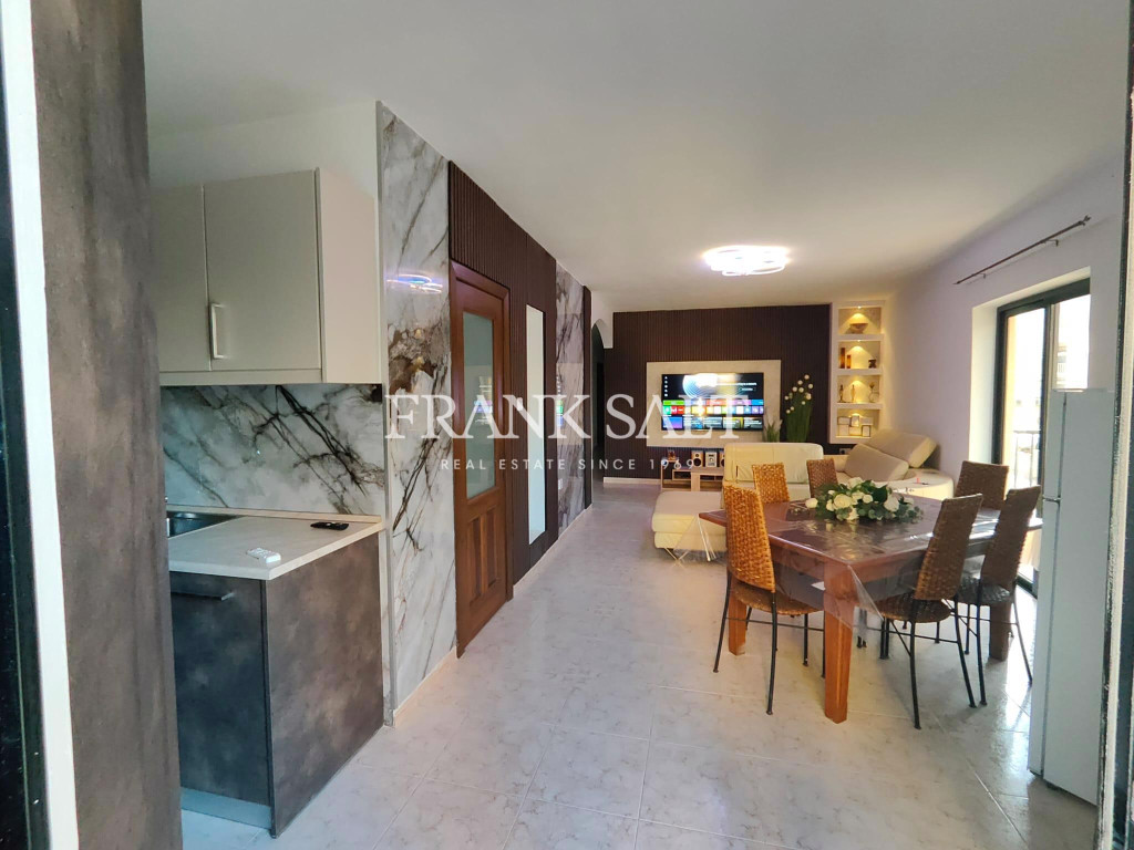 St Pauls Bay, Apartment - Image 1