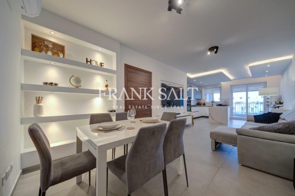 Qawra, Apartment
