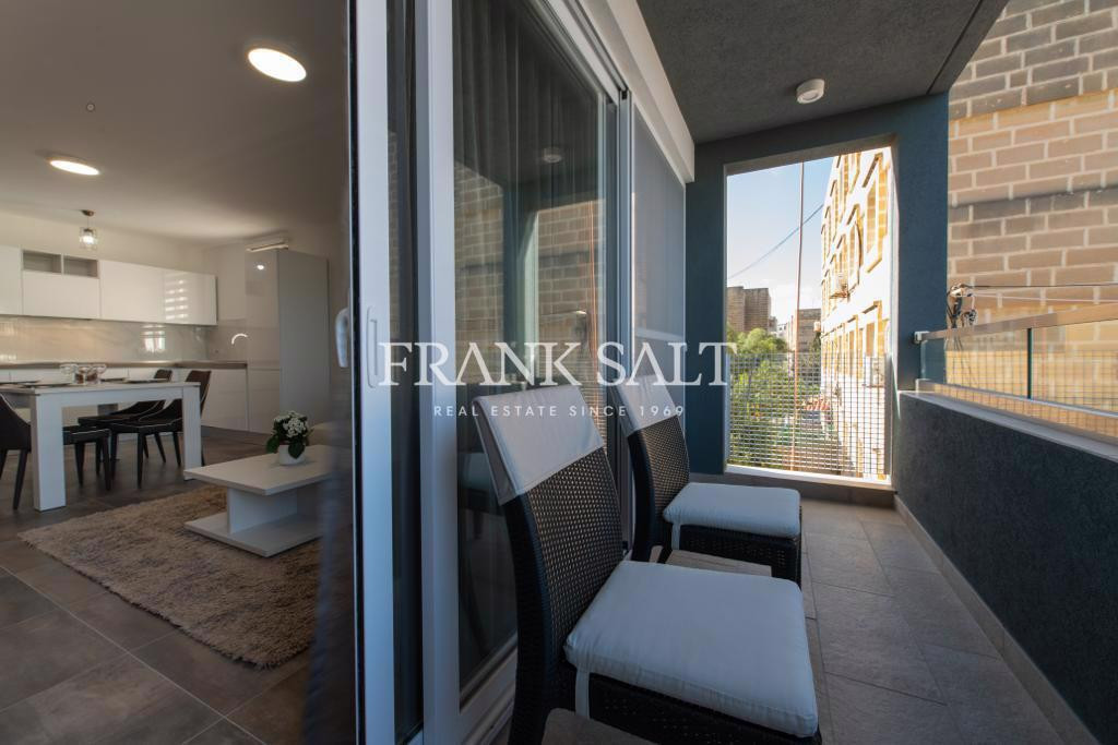 Ta'' Xbiex, Furnished Apartment - View 3