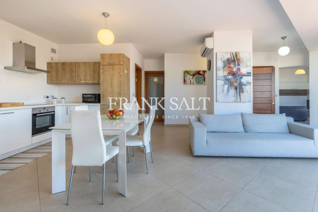 San Gwann, Furnished Penthouse - View 3