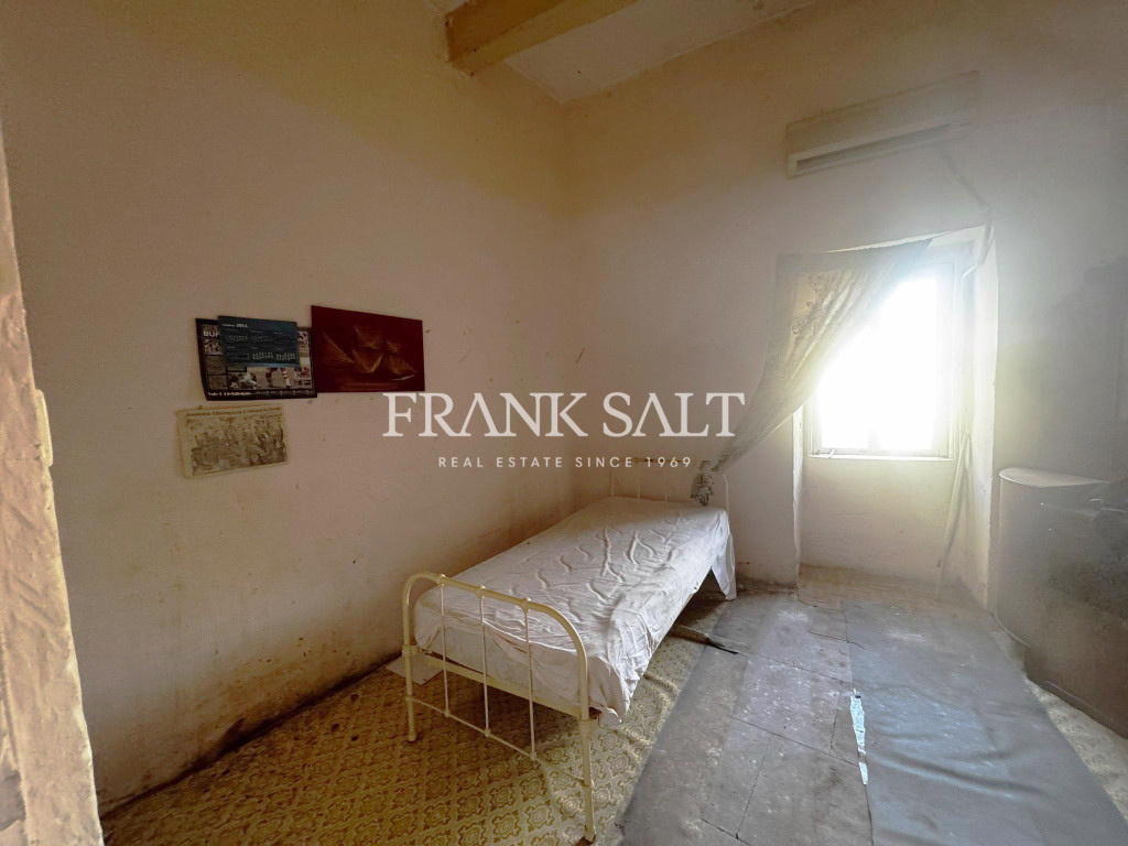 Qormi Unconverted Townhouse in UCA