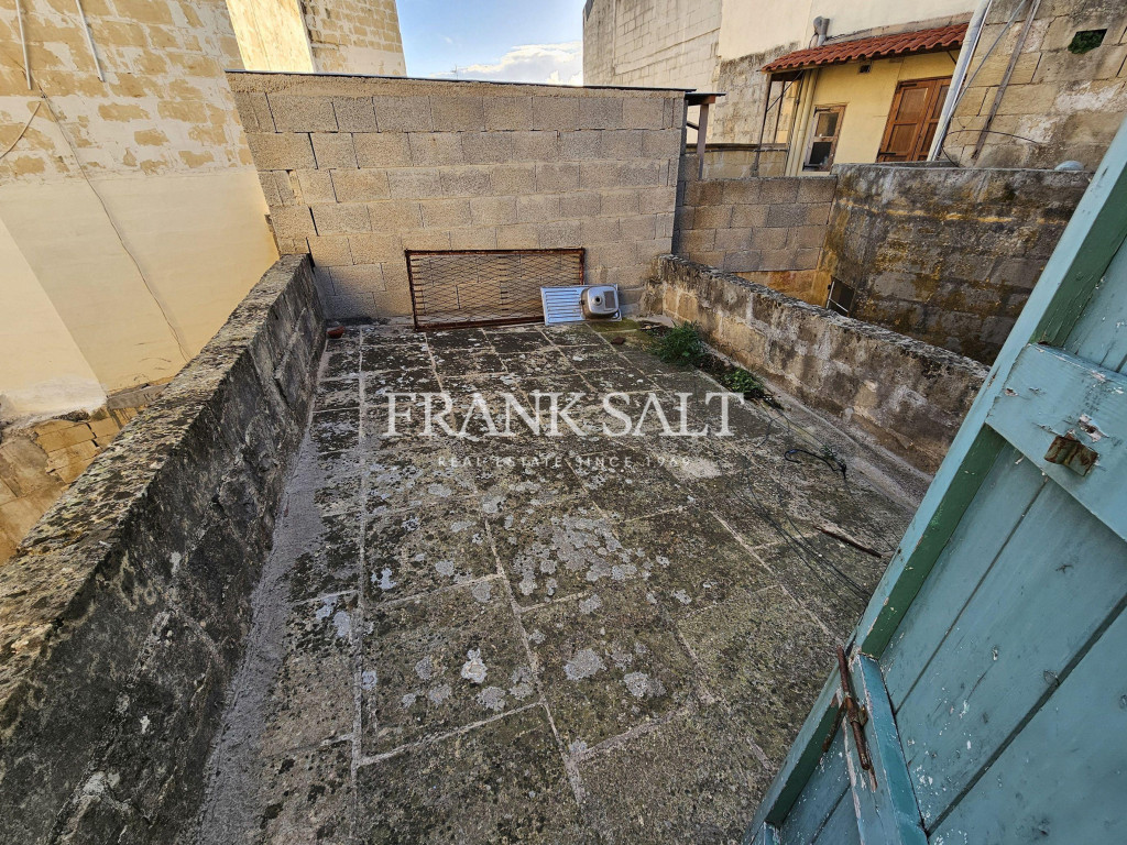 Qormi, Unconverted House of Character