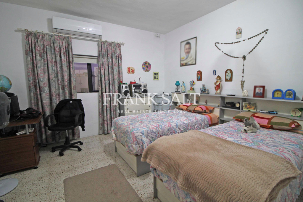 Qormi, Finished Duplex Maisonette